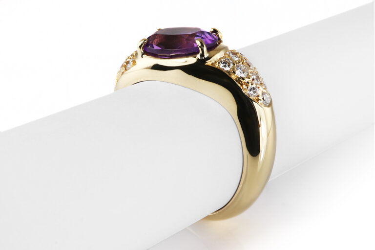 Ring 1 Amethyst 2,3 ct + 18 Brillanten 0,5ct. G/VS Gold IGI Gr. 61[BRORS 20834]