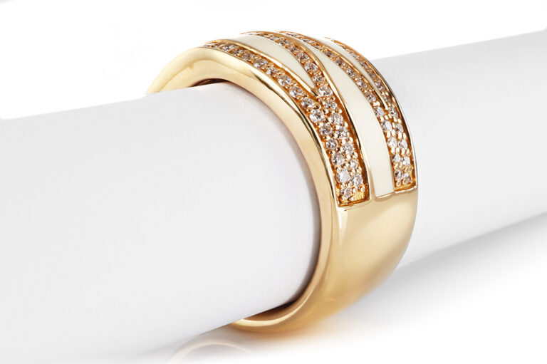 Ring Leo Wittwer 112 Brillanten ca 0,7 ct TW/VS 750 Gelbgold Gr 58 [BRORS 20859]