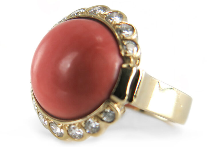 Ring Koralle ca 7,0 ct 14 Brillanten ca 0,6 ct RIVER 750 IGI Gr 57 [BRORS 12857]