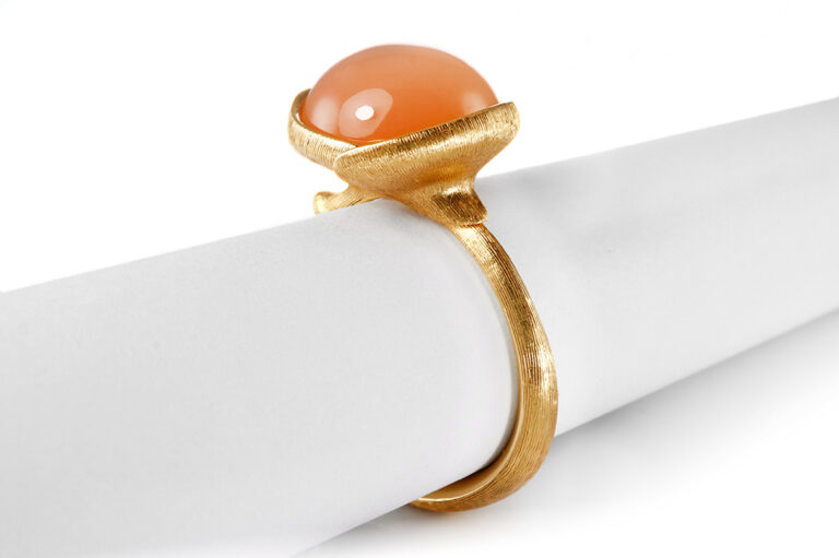 NEU Ring Ole Lynggaard Lotus No2 Mondstein Blush Gr 53 [BRORS 20912]