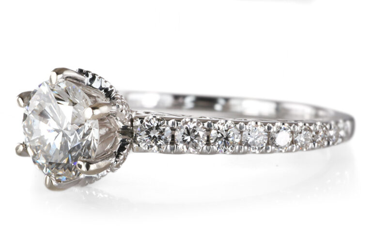 Ring 1 Brillant 0,56 ct H/VS2 + 40 Brillanten 750 Gold DPL Gr 54 [BRORS 20932]