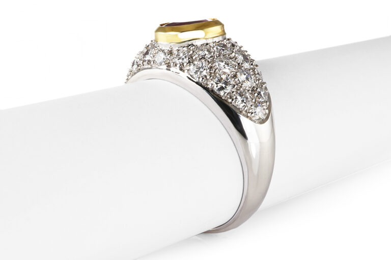 NEU Ring Rubin ca 1,0 ct 32 Brillanten ca 1,1 ct R-TW/VS 750 IGI [BRORS 20935]