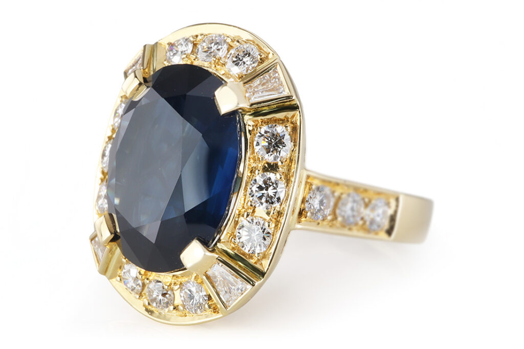 NEU Ring Saphir ca 9,2 ct 22 Diamanten ca 1,0 ct River-TW 750 Gold [BRORS 20936]