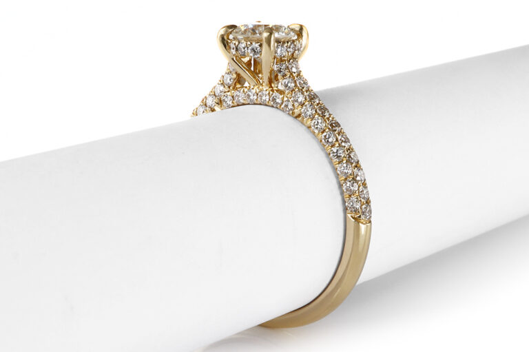 Ring 1 Brillant 0,55 ct TW/VVS1 + 84 Brillanten 750 Gold DPL Gr 54 [BRORS 20940]
