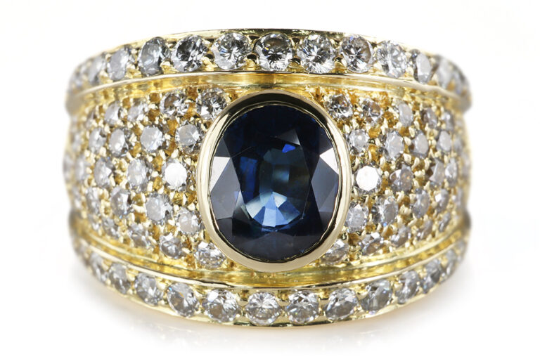 Ring Saphir 1,35 ct Deep Blue 84 Brillanten 1,8 ct 750 IGI Gr 60 [BRORS 20957]