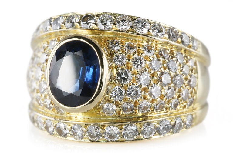 Ring Saphir 1,35 ct Deep Blue 84 Brillanten 1,8 ct 750 IGI Gr 60 [BRORS 20957]