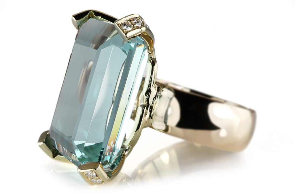 Ring Aquamarin ca 30ct 34 Diamanten 585 Gold IGI [BRORS 20956]