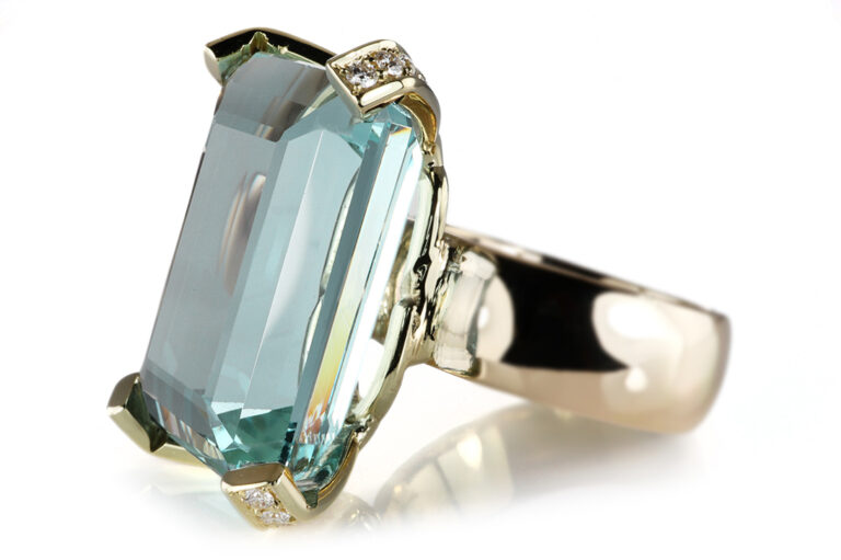 Ring Aquamarin ca 30ct 34 Diamanten 585 Gold IGI [BRORS 20956]
