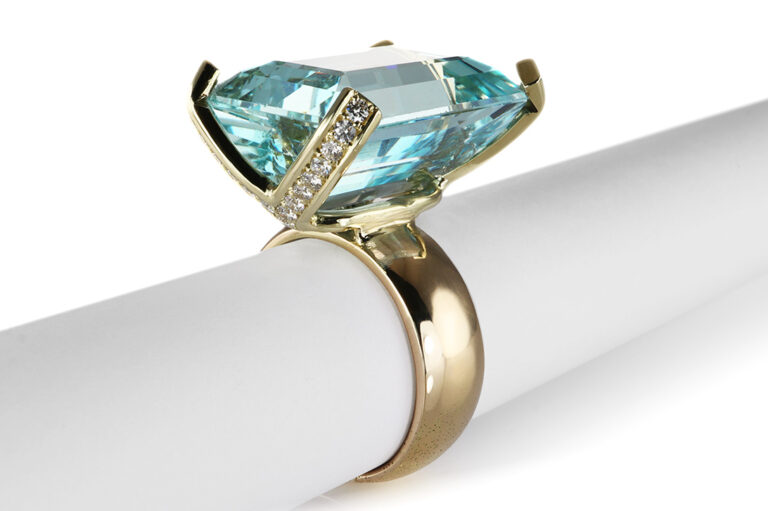Ring Aquamarin ca 30ct 34 Diamanten 585 Gold IGI [BRORS 20956]