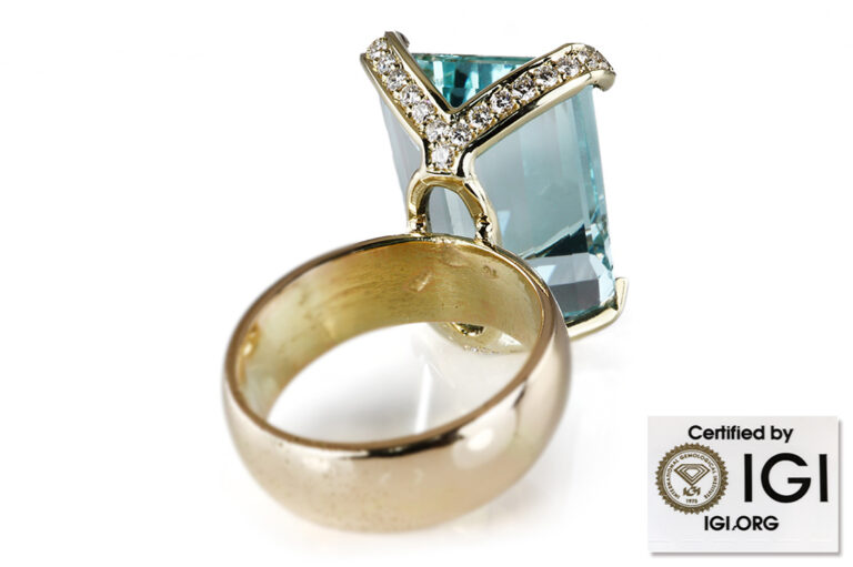 Ring Aquamarin ca 30ct 34 Diamanten 585 Gold IGI [BRORS 20956]