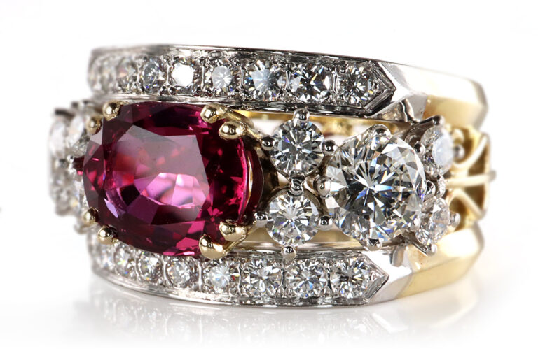 Ring pinker Saphir 2,0 ct 28 Brillanten 1,6 ct 585 Gold IGI Gr 53 [BRORS 20971]