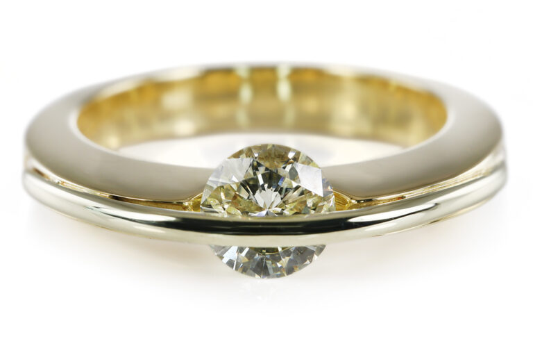 Ring 1 Brillant beweglich montiert +2 Diamanten 750 Gold IGI Gr 59 [BRORS 20796]