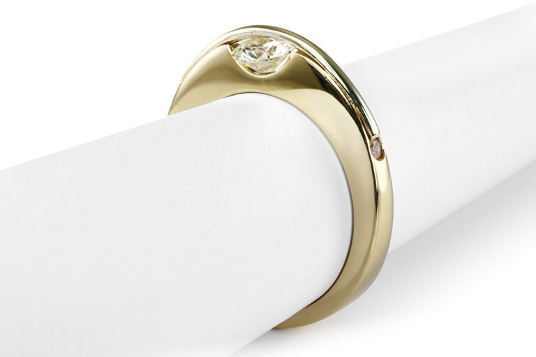 Ring 1 Brillant beweglich montiert +2 Diamanten 750 Gold IGI Gr 59 [BRORS 20796]