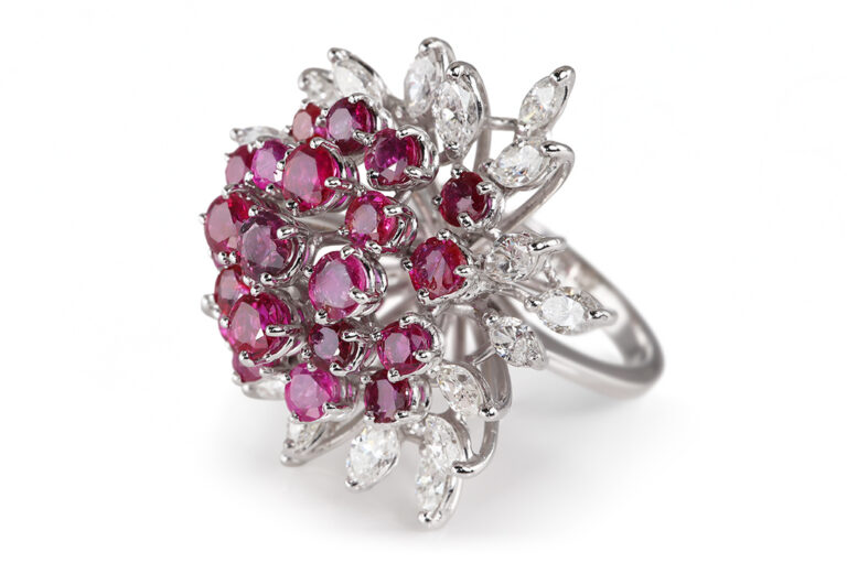 Ring 22 MOGOK Rubine ca 3,3 ct 20 Diamanten ca 1,7 ct IGI Gr 55 [BRORS 21052]